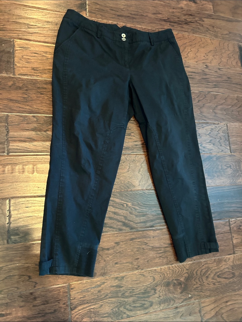 Peter Nygard black Capri pants